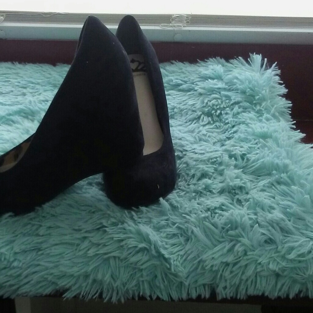Shoes - Picture 2 of 2